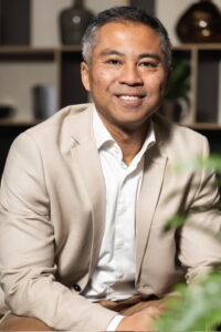 Professional van De Lanen Finance op kantoor